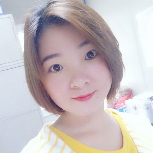猫粮的照片