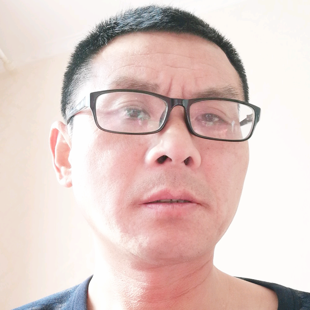 直率西装的照片