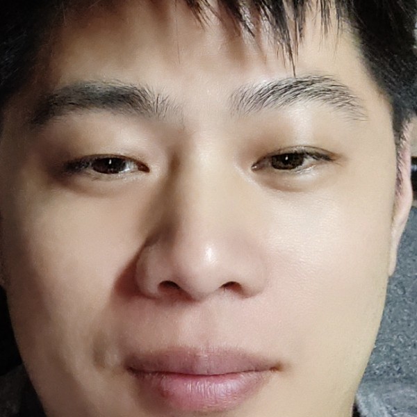鲤鱼踢白云的照片