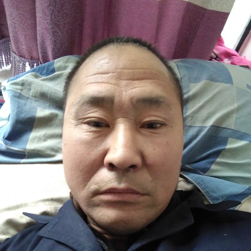 漂亮浅吻瑞雪的照片