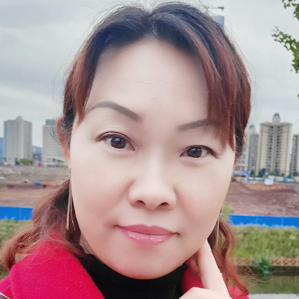 自信的老女人的照片