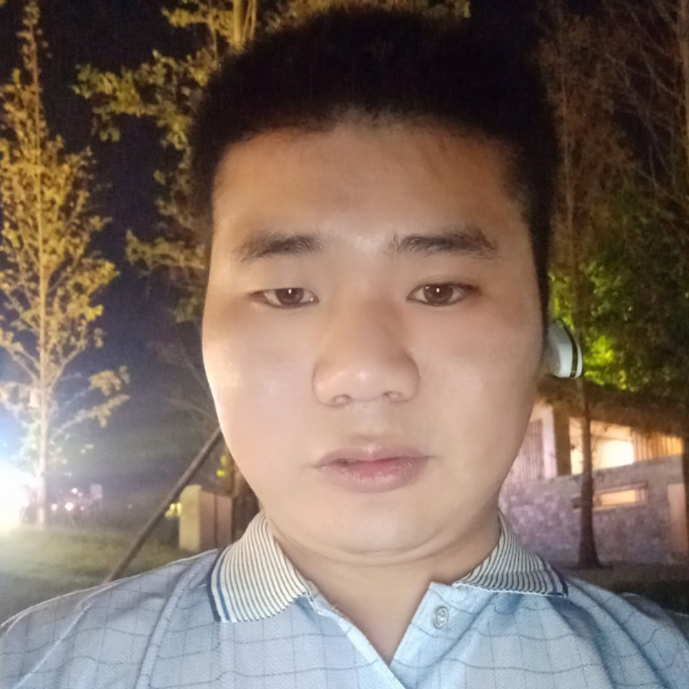 单身的我开叉车的照片