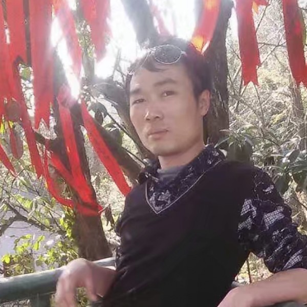 梁欢迎的照片