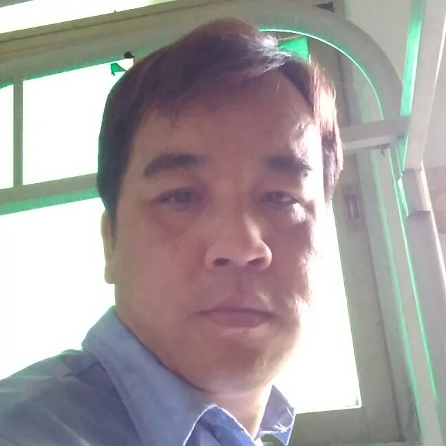 背包蹁跹高大的照片