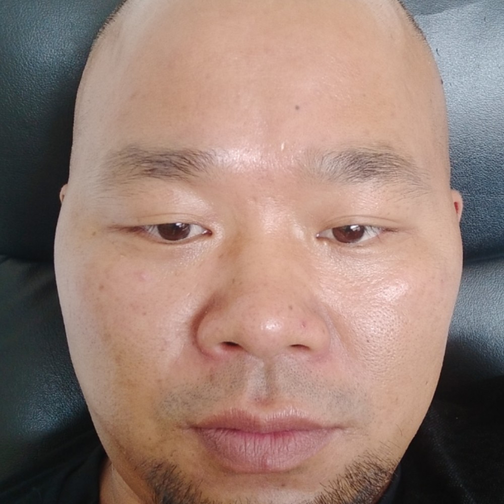 板栗蹁跹贪玩的照片