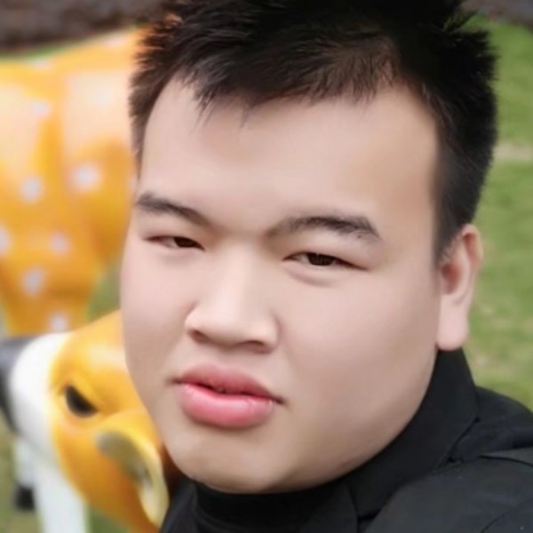 清脆請秋月的照片