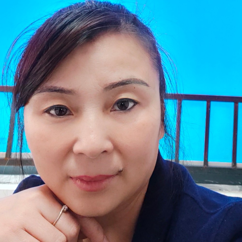 现实拿毛巾的照片