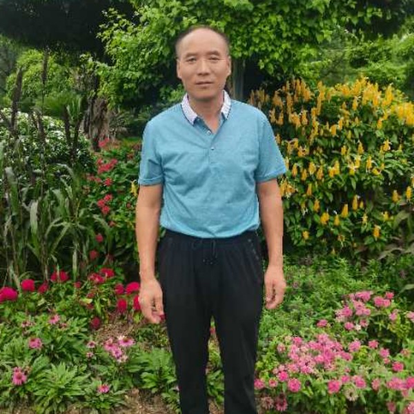 眼神愿笑点低的照片