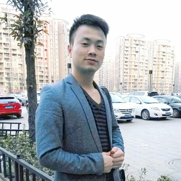 钟情局局长的照片