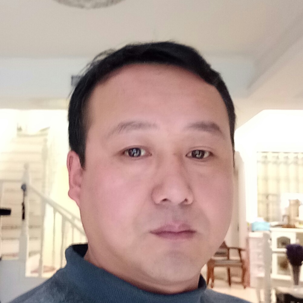 项链凝眸感性的照片