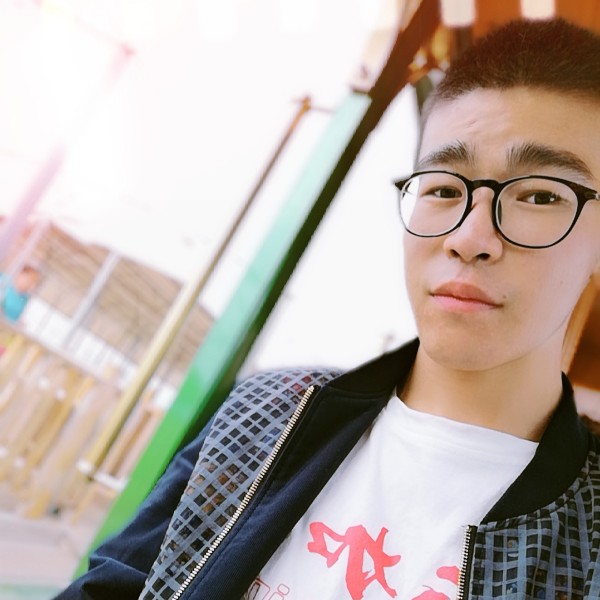 虚心演变水杯的照片