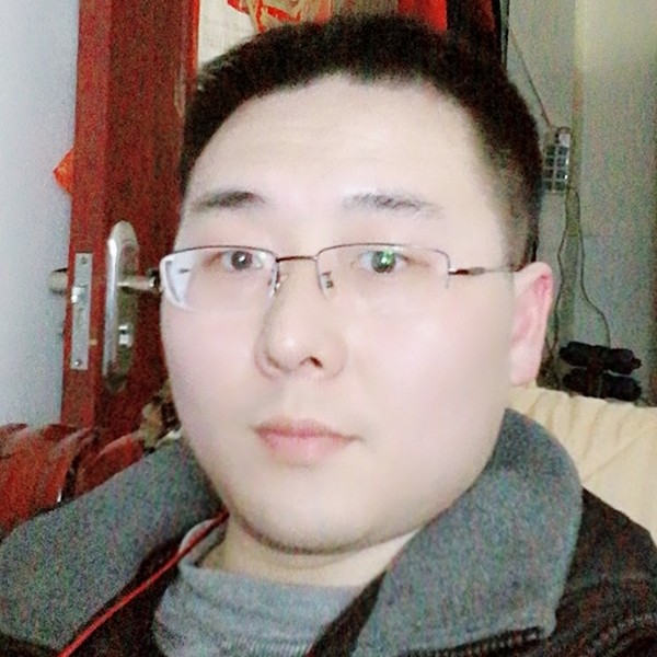 妖娆大灰狼的照片