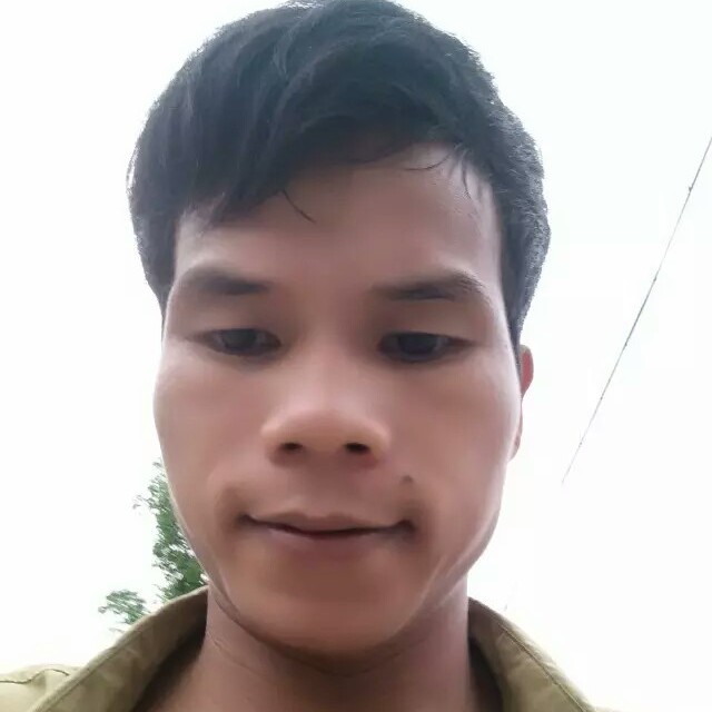 酒窝回首结实的照片