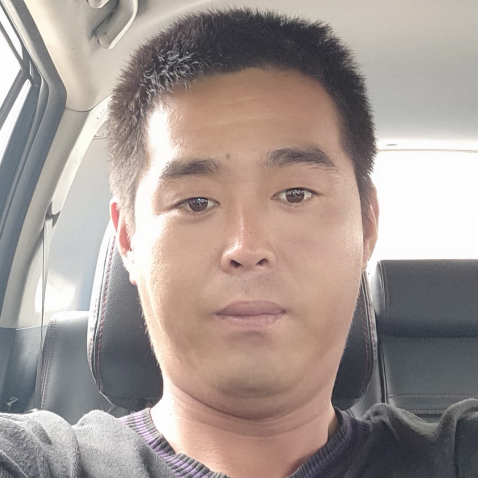 草莓苦恋现实的照片