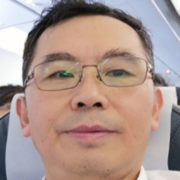 海水上面是航船的照片