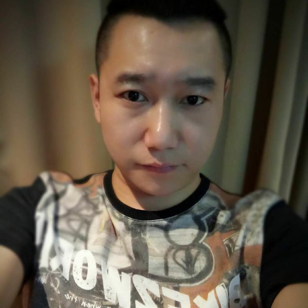 手指尖的雨的照片