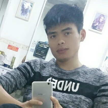 长颈鹿爱恋迷路的照片