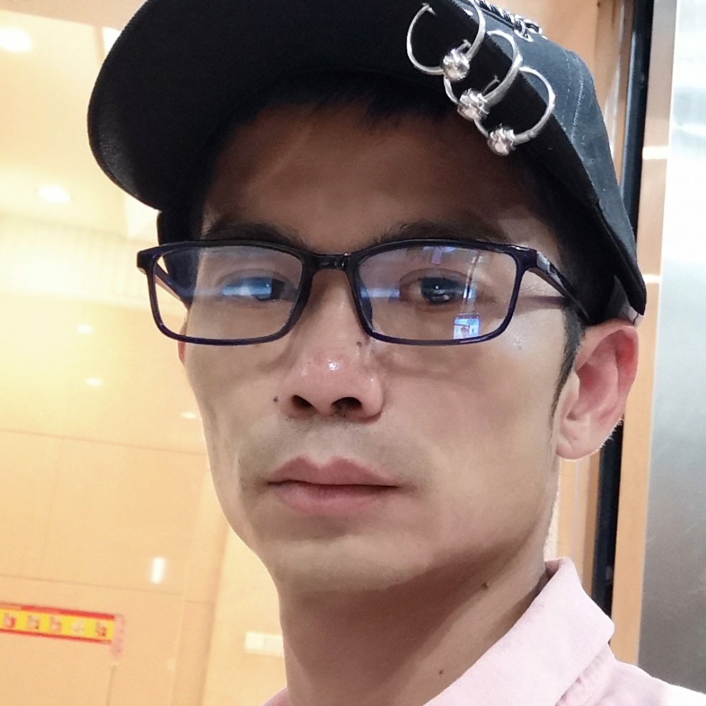 枕头相许开心的照片