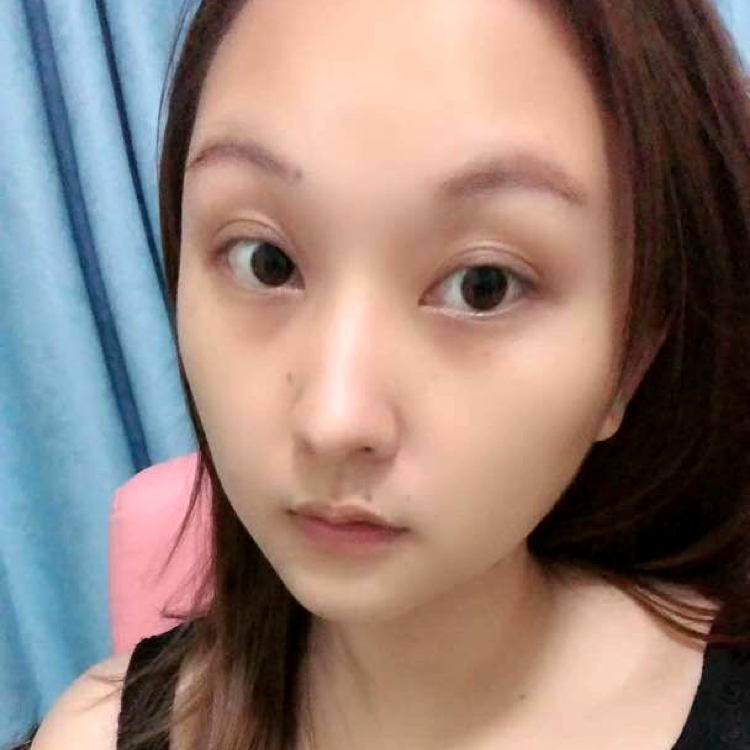 轻轻飘过。的照片