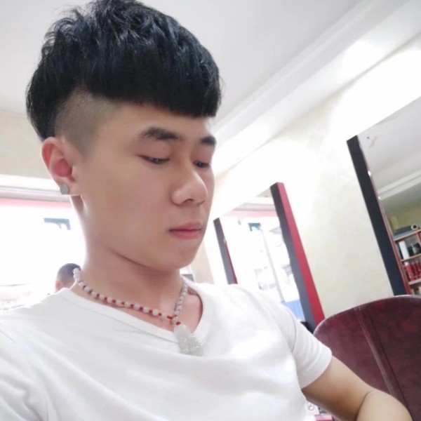 半烟半酒伴回魂的照片