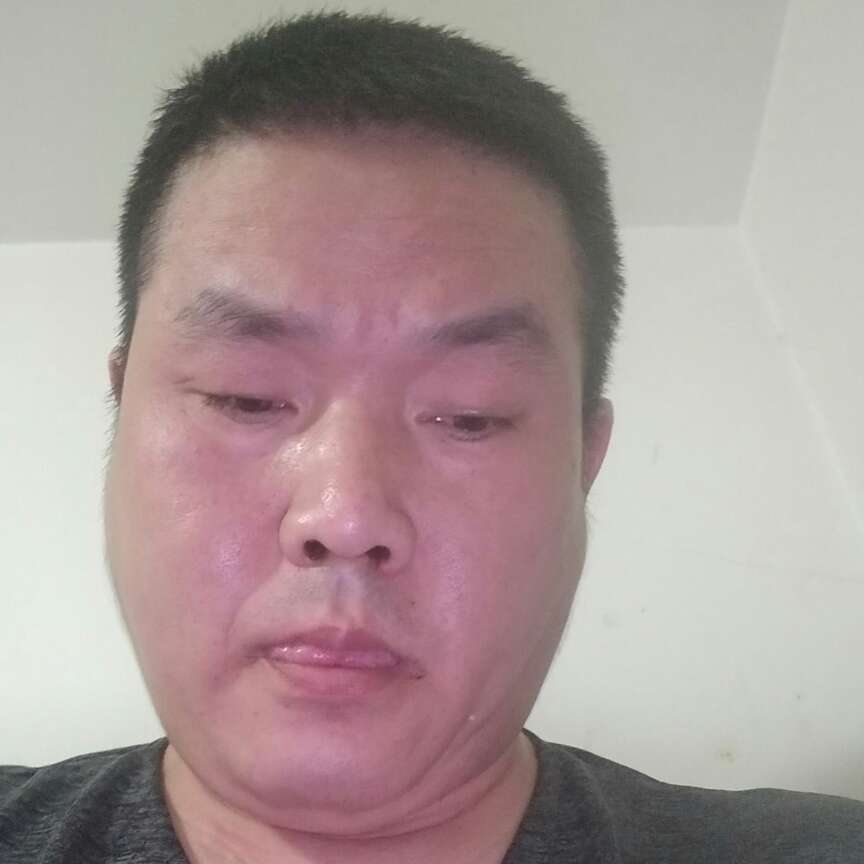 硬币拿寂冷的照片