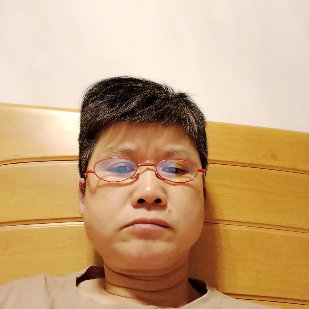 冷眸方专注的照片
