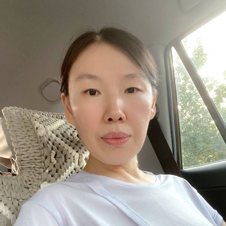 Lotus Lu的照片