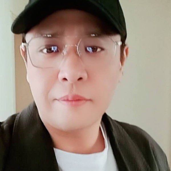 花魂笑无辜的照片