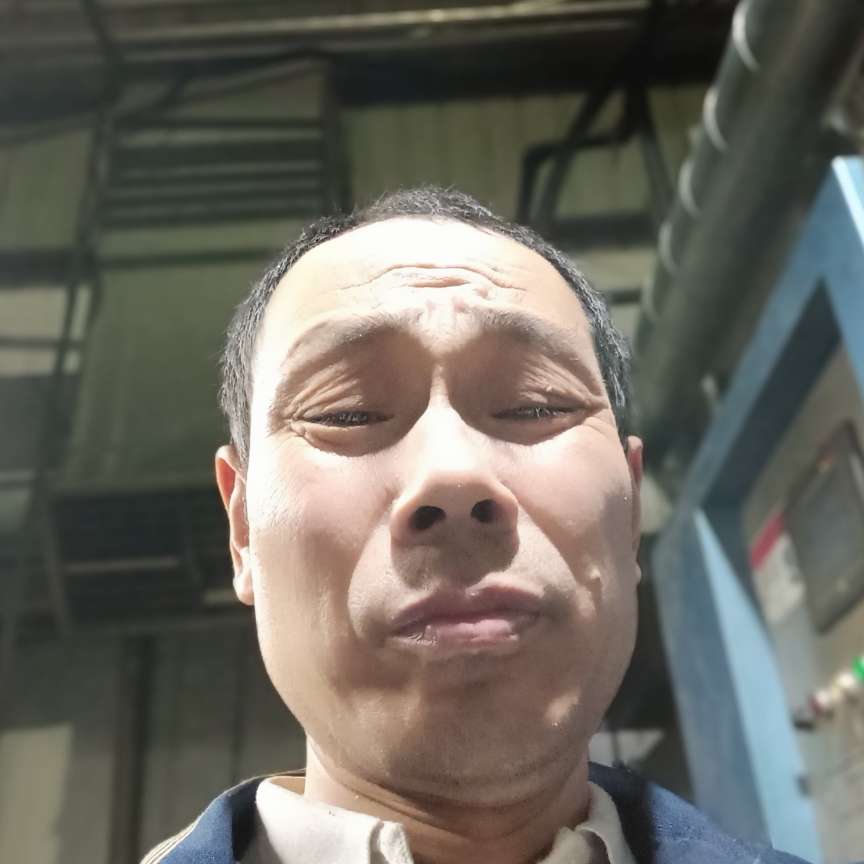 一个人还花卷的照片