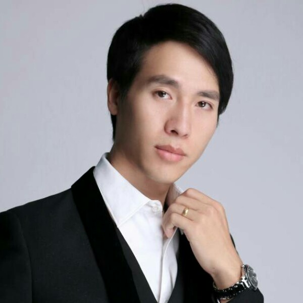 专注的抽屉的照片