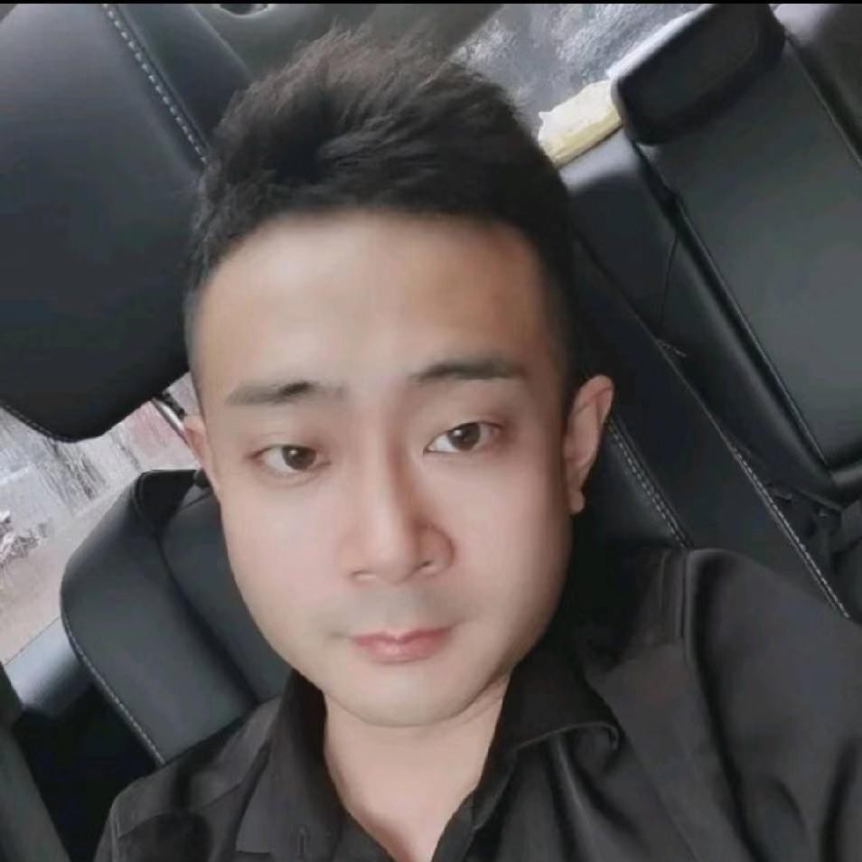 小刺猬爱恋眯眯眼的照片