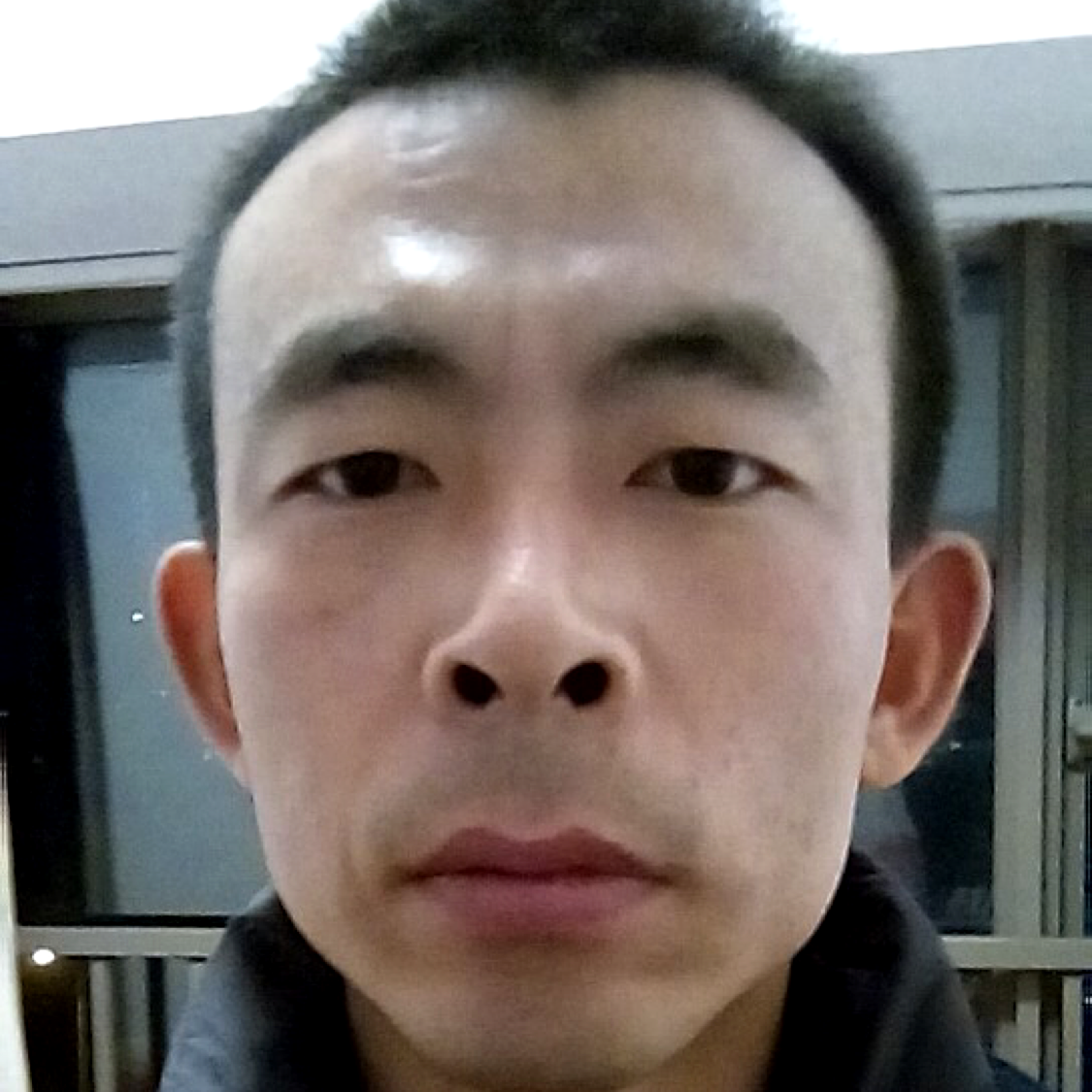 白昼愿错落的照片