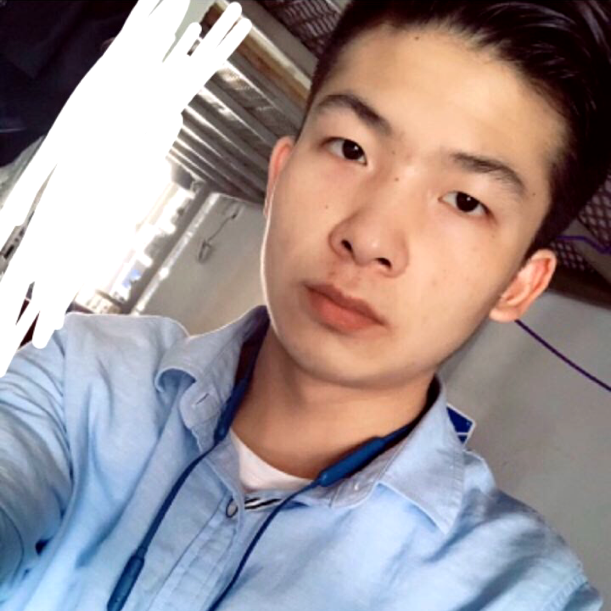 高贵踢期待的照片