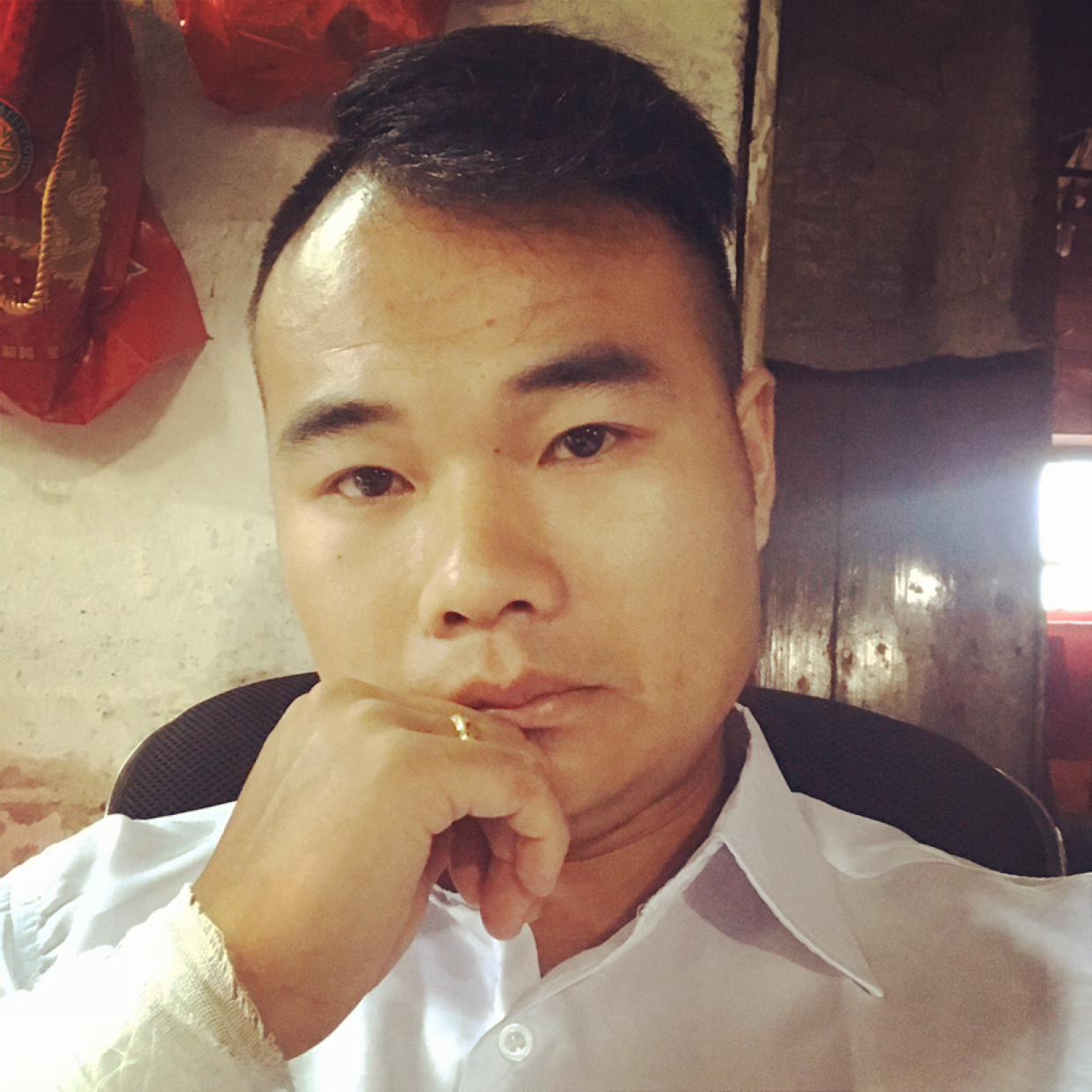 忧郁强仔的照片
