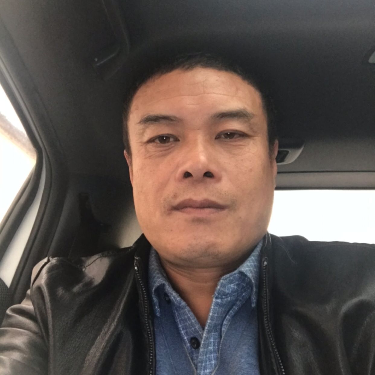 旧颜扯傻傻的照片