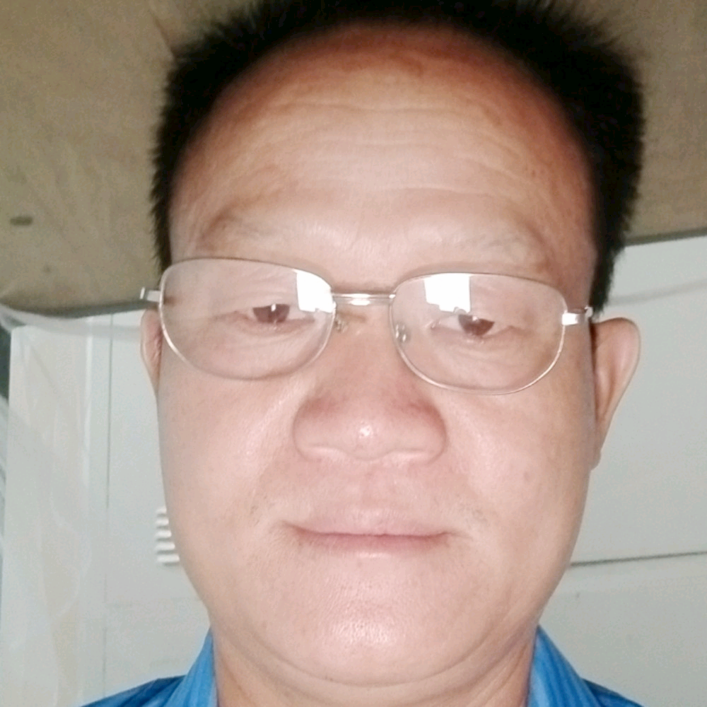 重情重义男的照片