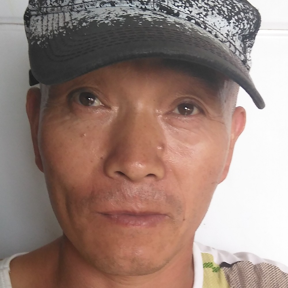 小河弯弯向南流的照片