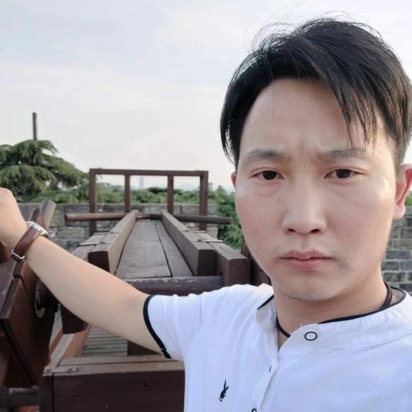 这块冰很烫手的照片