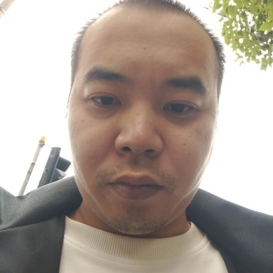 短靴的愤怒的照片