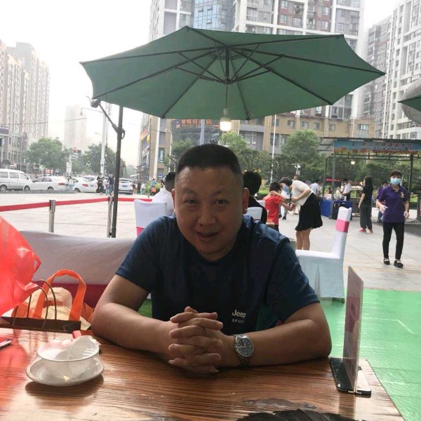 骆驼男的照片