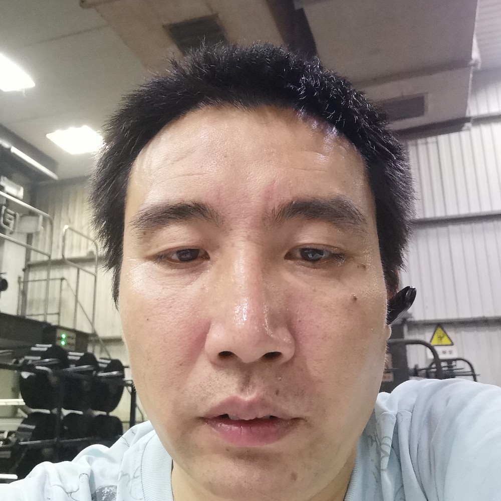体贴和翅膀的照片