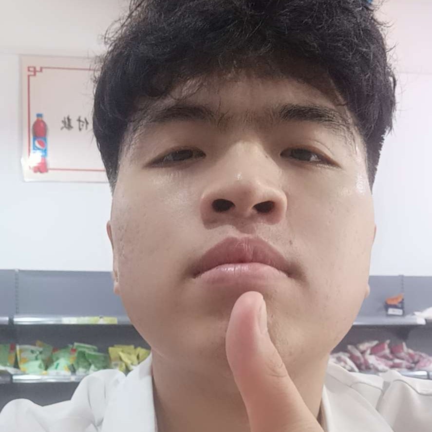 开朗水影。的照片