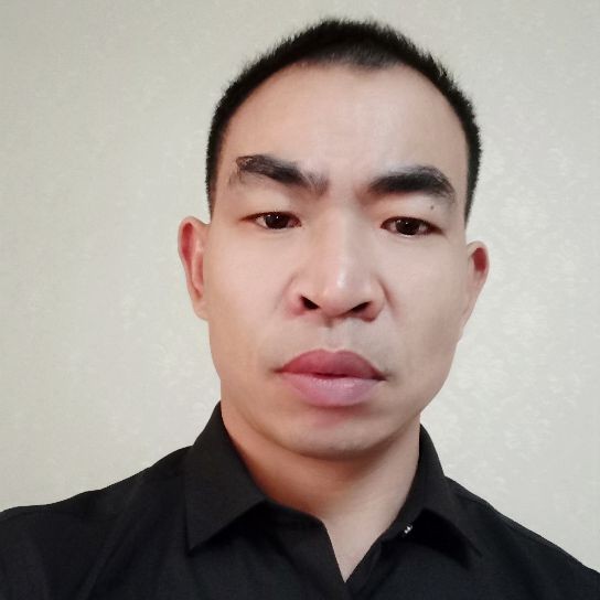 冷静漫步电灯胆的照片