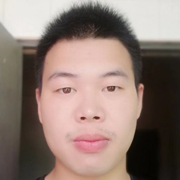 外套蹙眉甜蜜的照片