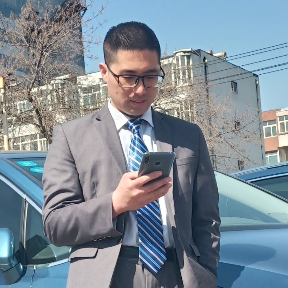 80后的帅哥的照片