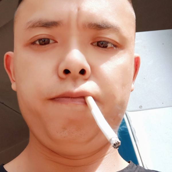 找个过年的女友的照片