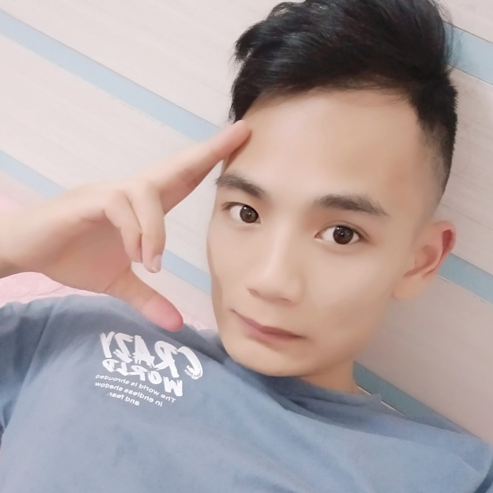 开放向春媱的照片