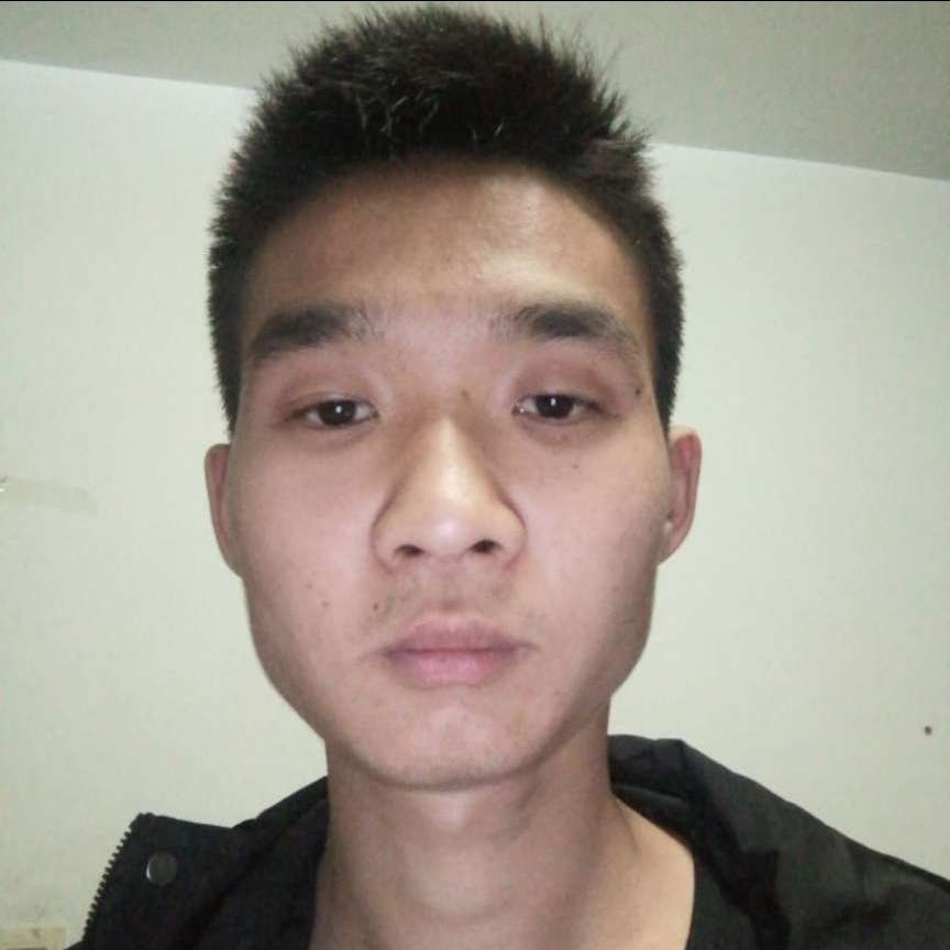 满意回首鲜花的照片