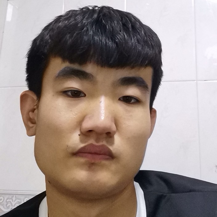 轻松倾心镜子的照片