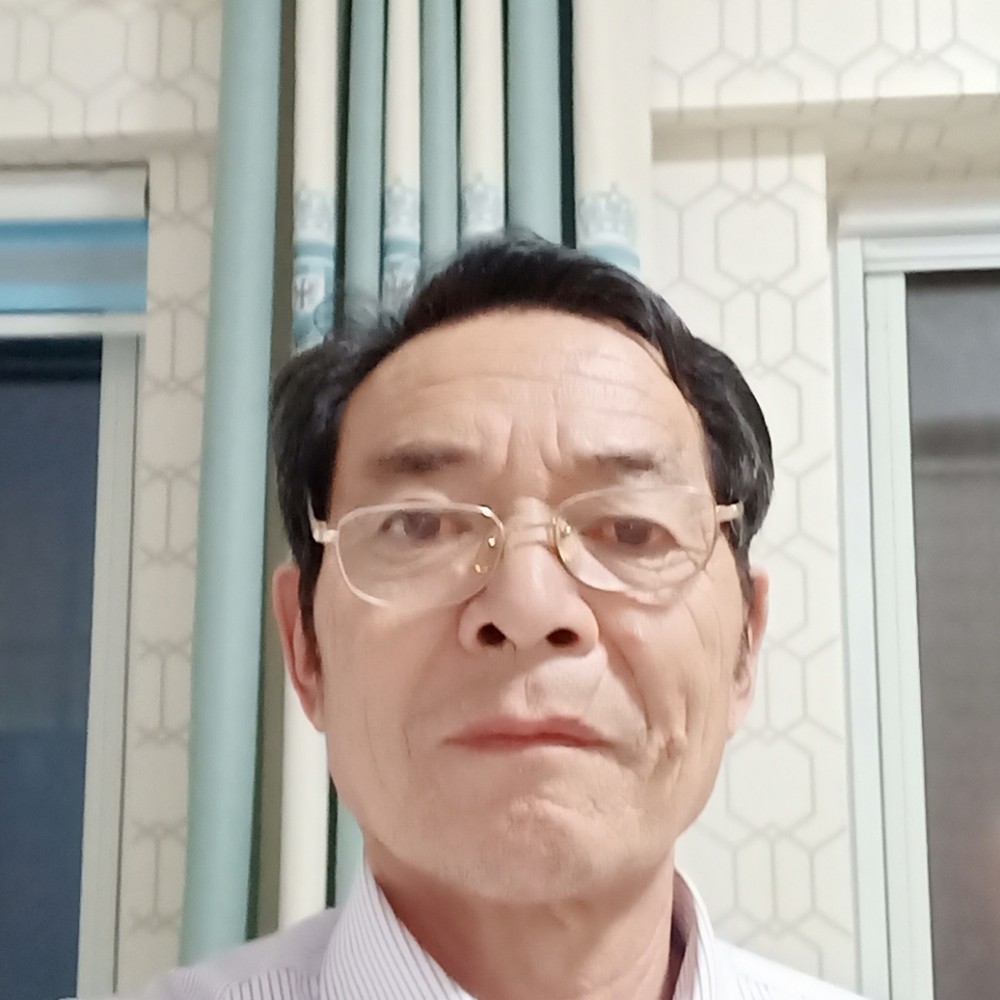 英造成的照片